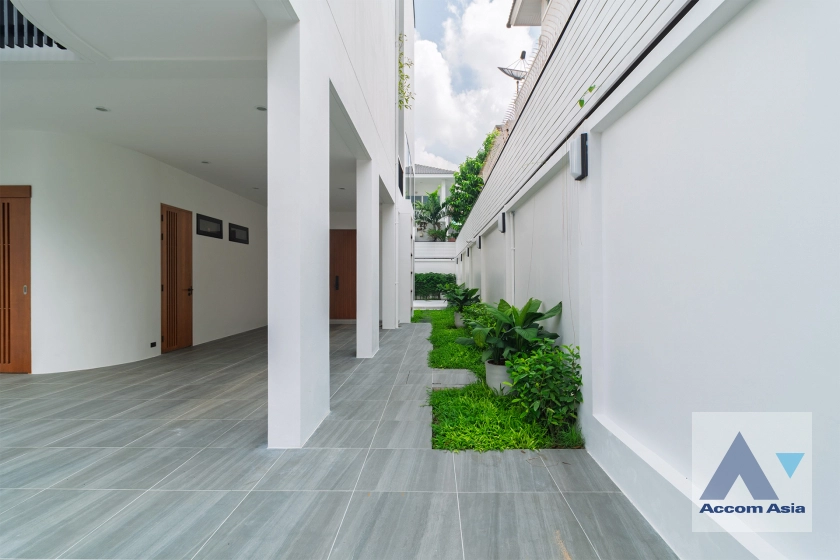 6  3 br House For Sale in Sukhumvit ,Bangkok BTS Punnawithi at THE SHADE 101 AA41945