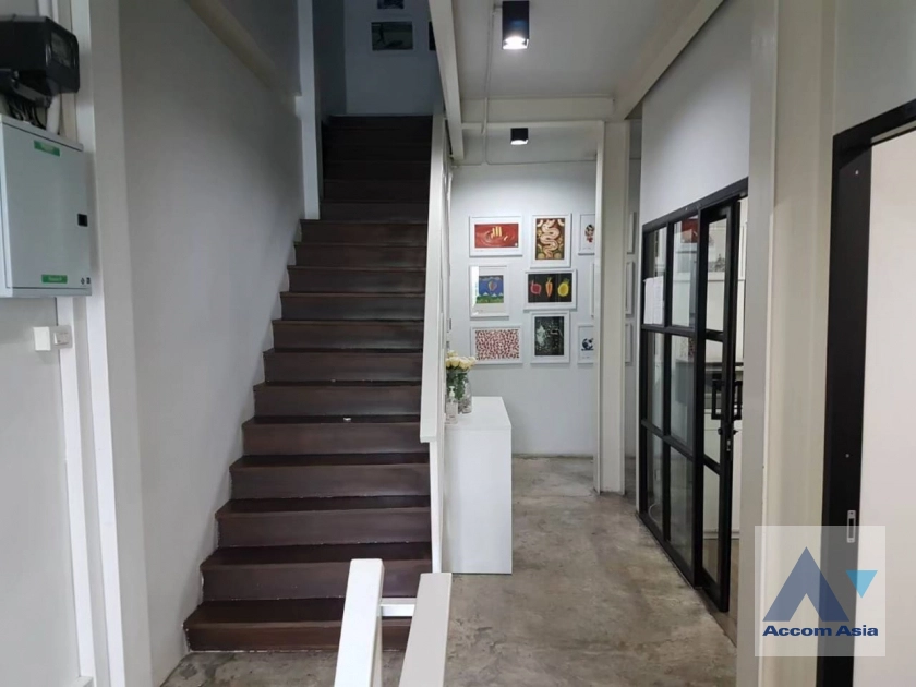 Home Office |  Shophouse For Rent & Sale in Silom, Bangkok  near BTS Sala Daeng (AA41949)