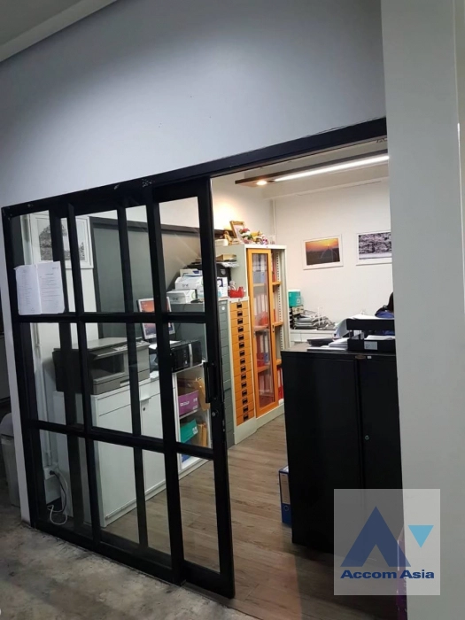 7  Shophouse for rent and sale in silom ,Bangkok BTS Sala Daeng AA41949