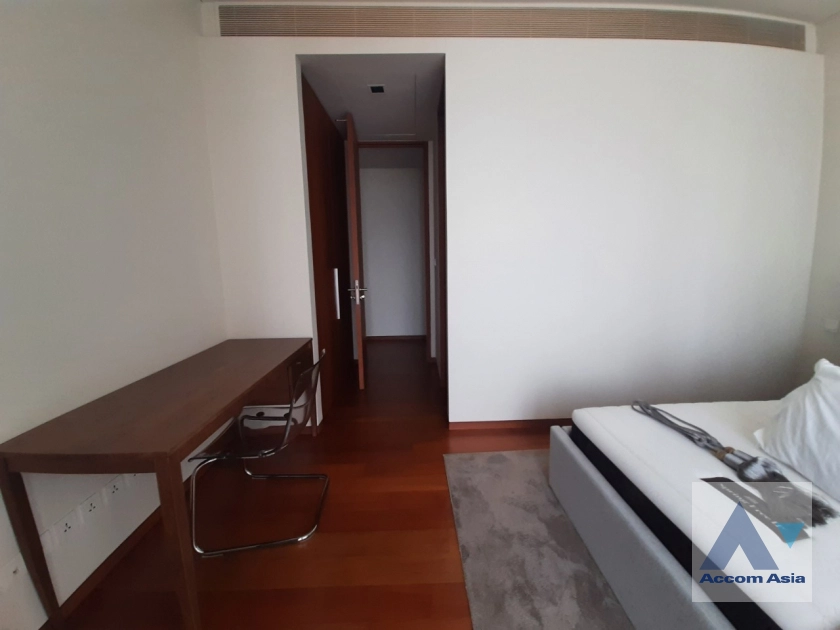 Fully Furnished |  3 Bedrooms  Condominium For Rent & Sale in Sathorn, Bangkok  near BTS Chong Nonsi - MRT Lumphini (AA41952)