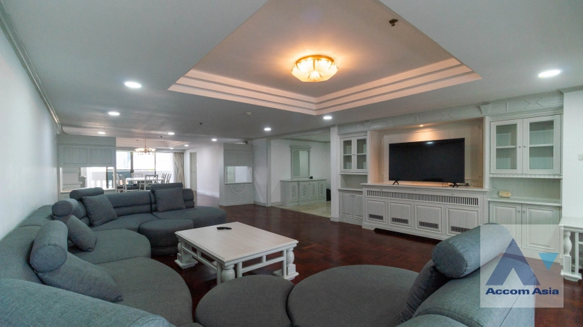  3 Bedrooms  Apartment For Rent in Sukhumvit, Bangkok  near BTS Thong Lo (AA41954)