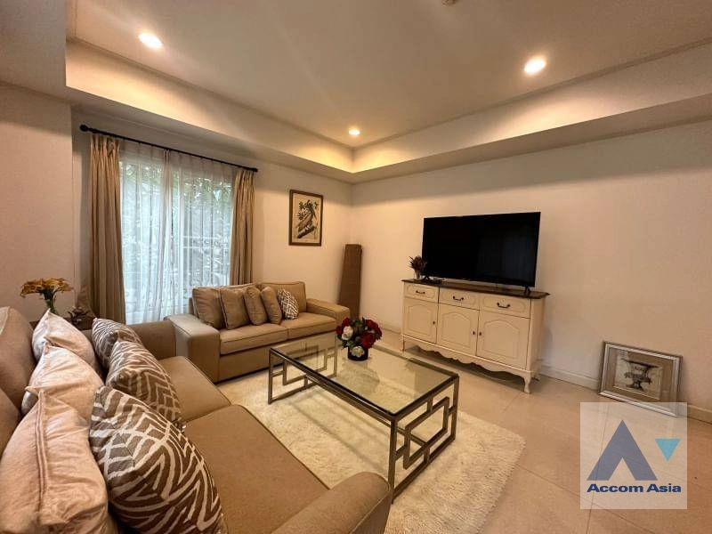  2 Bedrooms  Condominium For Rent in Sukhumvit, Bangkok  near BTS Thong Lo (AA41959)