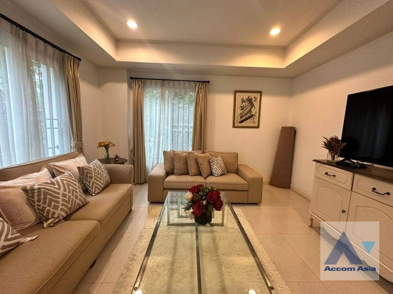  2 Bedrooms  Condominium For Rent in Sukhumvit, Bangkok  near BTS Thong Lo (AA41959)