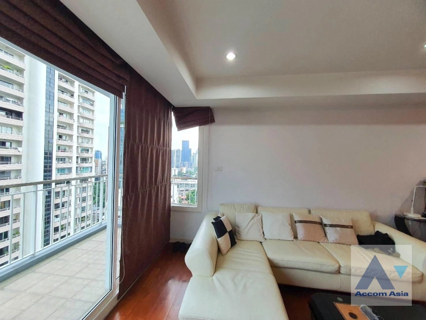  2 Bedrooms  Condominium For Sale in Sukhumvit, Bangkok  near BTS Phrom Phong (AA41960)