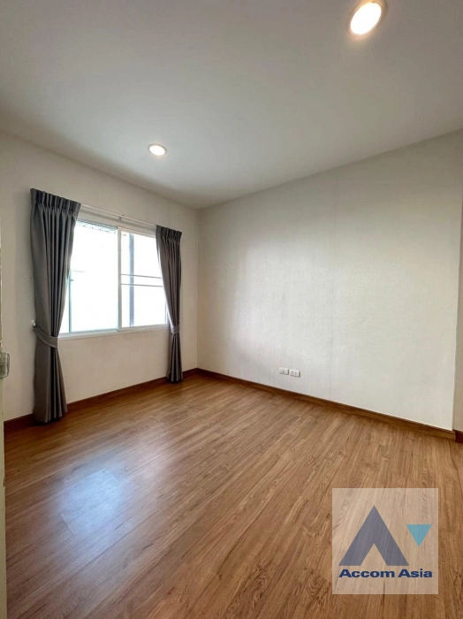 13  3 br Townhouse For Rent in Petchkasem ,Bangkok  at Baan Klang Muang Sathorn-Taksin 2 AA41977