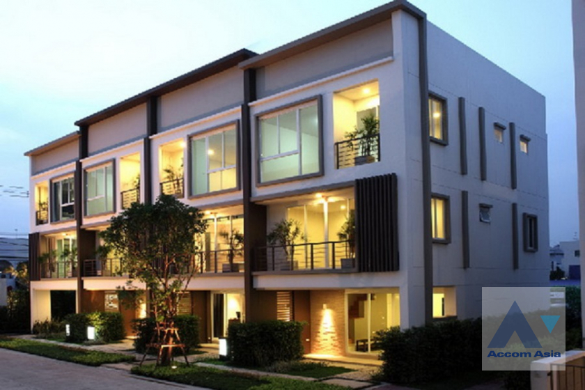  Lumpini Town Residence Townhouse  3 Bedroom for Rent   in Latphrao Bangkok