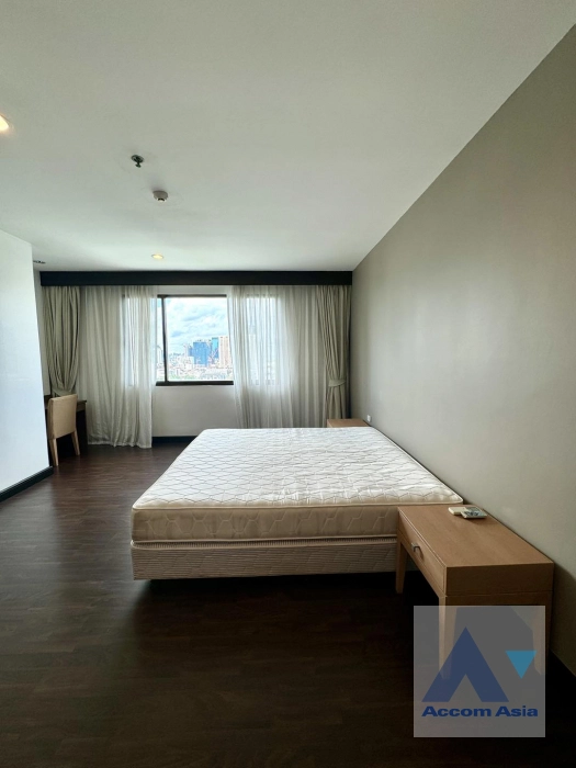 8  2 br Apartment For Rent in Sukhumvit ,Bangkok BTS Ekkamai at Comfort living and well service AA41988