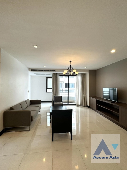  2 Bedrooms  Apartment For Rent in Sukhumvit, Bangkok  near BTS Ekkamai (AA41988)