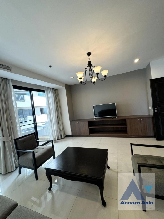  2 Bedrooms  Apartment For Rent in Sukhumvit, Bangkok  near BTS Ekkamai (AA41988)