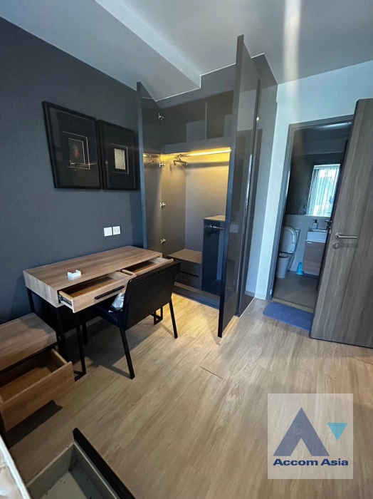  2 Bedrooms  Condominium For Rent in Ploenchit, Bangkok  near BTS Ploenchit (AA41993)