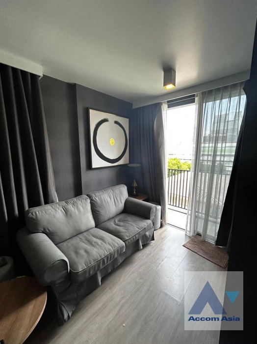  2 Bedrooms  Condominium For Rent in Ploenchit, Bangkok  near BTS Ploenchit (AA41993)