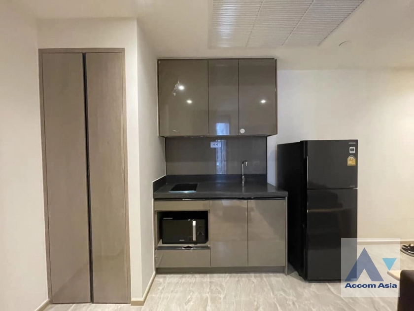  1 Bedroom  Condominium For Rent in Ratchadapisek, Bangkok  near MRT Rama 9 (AA42000)