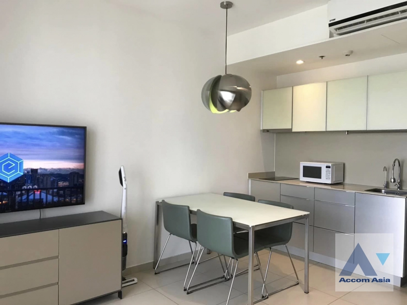 Fully Furnished |  1 Bedroom  Condominium For Rent in Sukhumvit, Bangkok  near BTS Ekkamai (AA42009)