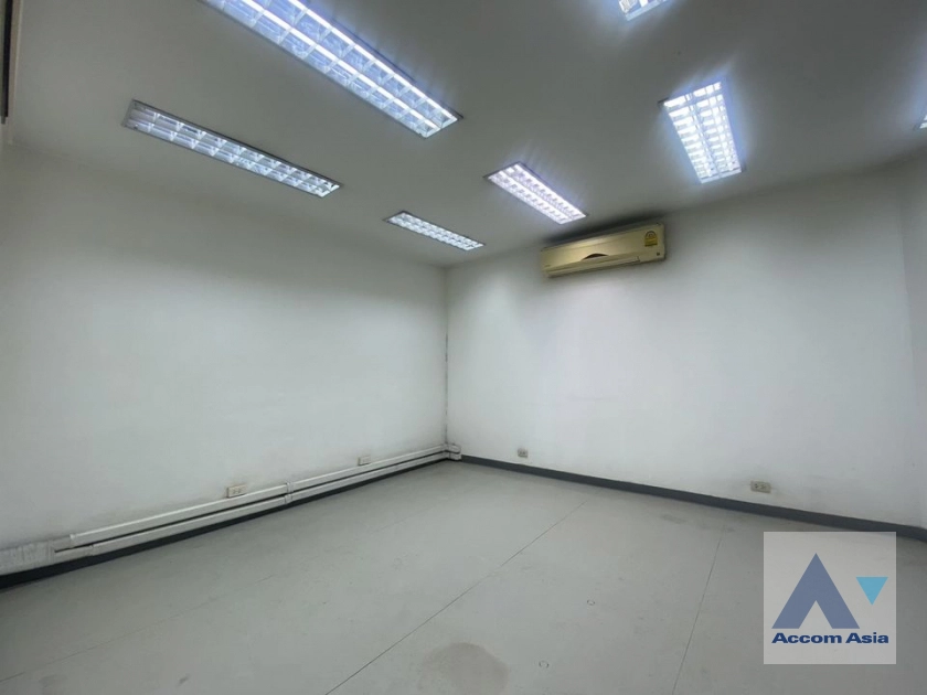 19  Building For Rent in sukhumvit ,Bangkok BTS Udomsuk AA42010