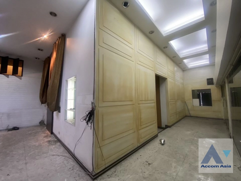 15  Building For Rent in sukhumvit ,Bangkok BTS Udomsuk AA42010