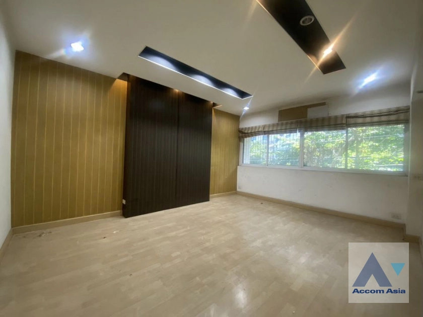 8  Building For Rent in sukhumvit ,Bangkok BTS Udomsuk AA42010