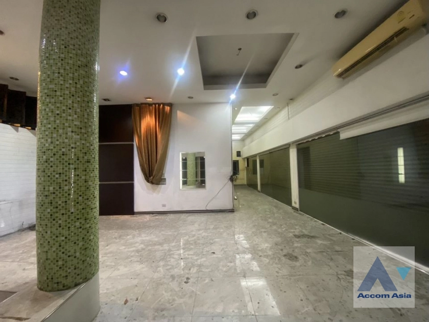  1  Building For Rent in sukhumvit ,Bangkok BTS Udomsuk AA42010