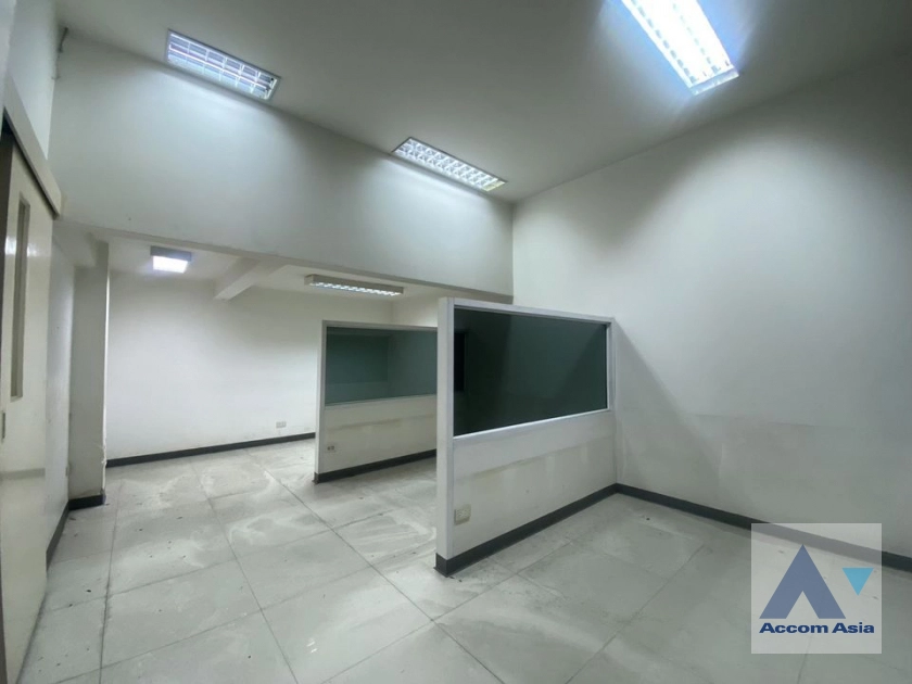 4  Building For Rent in sukhumvit ,Bangkok BTS Udomsuk AA42010