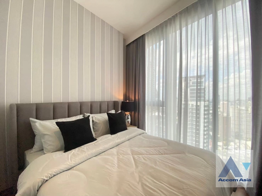  2 Bedrooms  Condominium For Rent in Sukhumvit, Bangkok  near BTS Phrom Phong (AA42019)