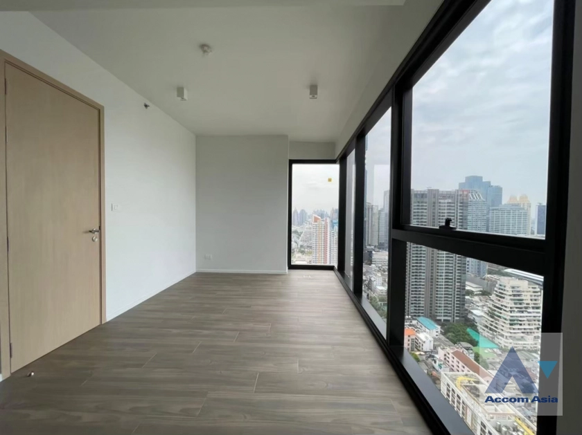 9  2 br Condominium For Rent in Silom ,Bangkok BTS Surasak at The Lofts Silom AA42045