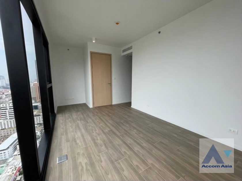 11  2 br Condominium For Rent in Silom ,Bangkok BTS Surasak at The Lofts Silom AA42045