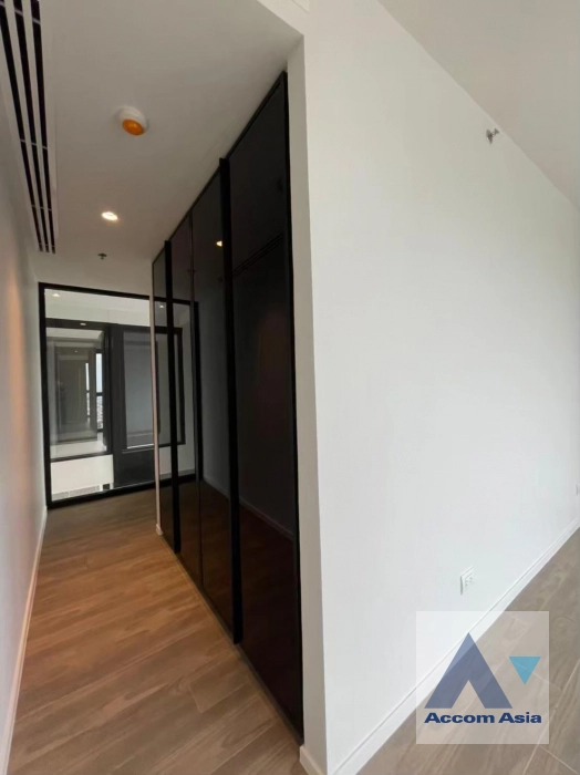 17  2 br Condominium For Rent in Silom ,Bangkok BTS Surasak at The Lofts Silom AA42045