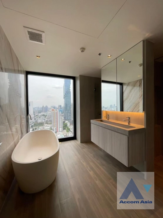 18  2 br Condominium For Rent in Silom ,Bangkok BTS Surasak at The Lofts Silom AA42045