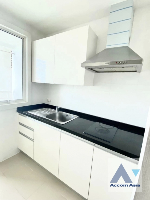  1 Bedroom  Condominium For Rent in Sukhumvit, Bangkok  near BTS Phrom Phong (AA42049)