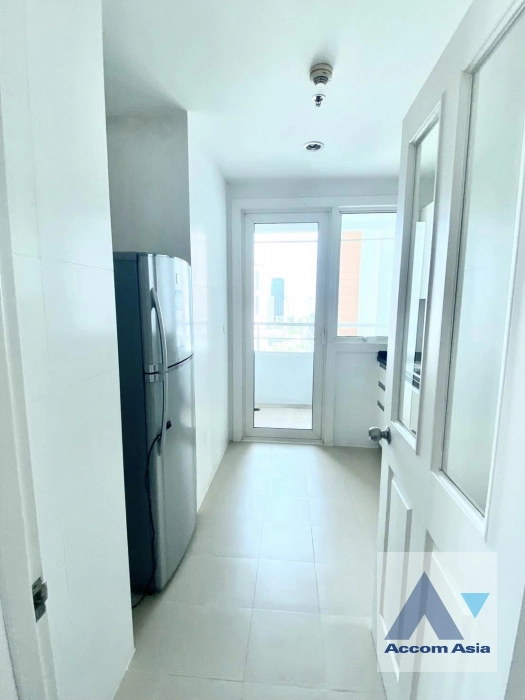  1 Bedroom  Condominium For Rent in Sukhumvit, Bangkok  near BTS Phrom Phong (AA42049)