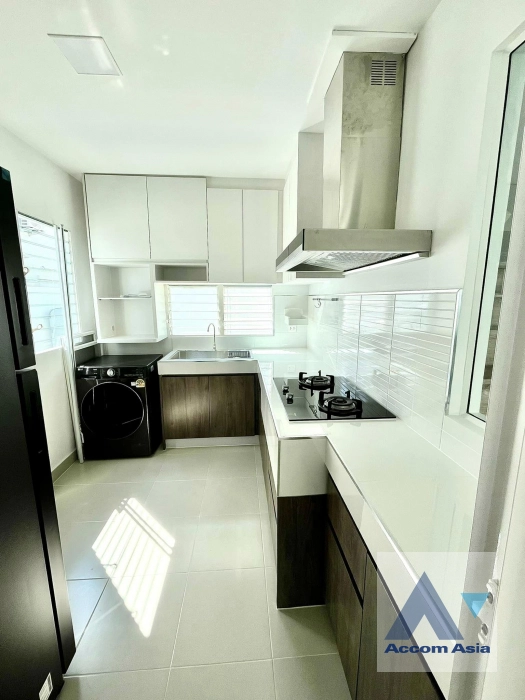 5  3 br Townhouse For Rent in Samutprakan ,Samutprakan  at Villaggio Srinakarin-Bangna 2 AA42050