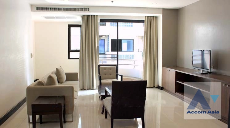  2 Bedrooms  Apartment For Rent in Sukhumvit, Bangkok  near BTS Ekkamai (AA42053)