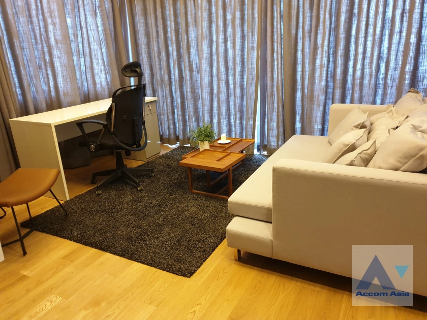 Pet friendly |  3 Bedrooms  House For Rent in Latkrabang, Bangkok  near ARL Ban Thap Chang (AA42065)