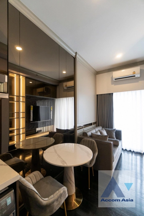  1 Bedroom  Condominium For Rent in Sukhumvit, Bangkok  near BTS Thong Lo (AA42069)