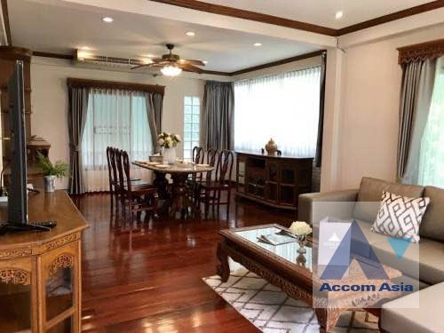 Newly renovated |  3 Bedrooms  House For Rent in Sathorn, Bangkok  near BTS Chong Nonsi - BTS Saint Louis (AA42073)