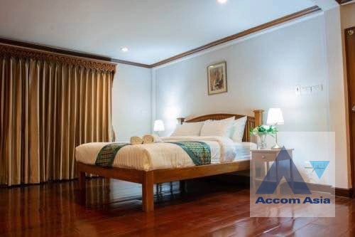 5  3 br House For Rent in Sathorn ,Bangkok BTS Chong Nonsi - BTS Saint Louis at Oriental Style House in Compound with Pool AA42073