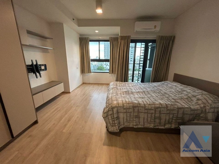  1 Bedroom  Condominium For Sale in Charoennakhon, Bangkok  (AA42075)