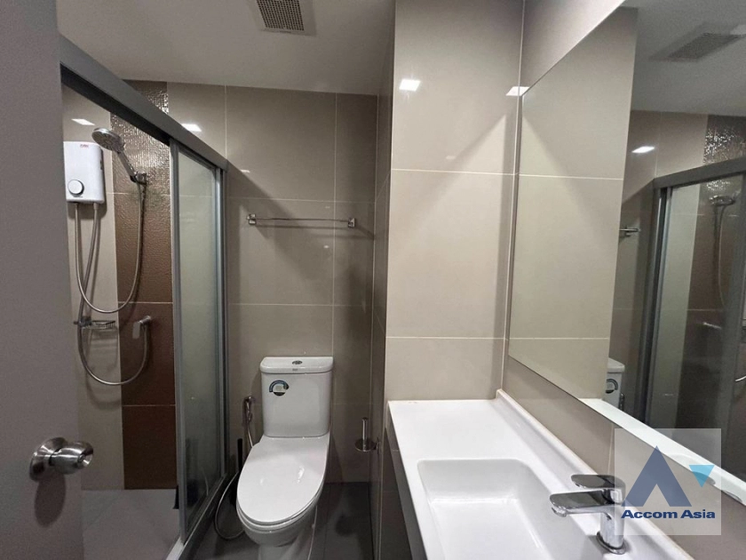 7  1 br Condominium For Sale in Charoennakorn ,Bangkok  at IDEO Sathorn-Wongwian Yai AA42075