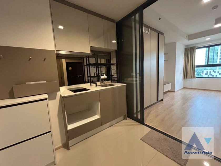  1 Bedroom  Condominium For Sale in Charoennakhon, Bangkok  (AA42075)