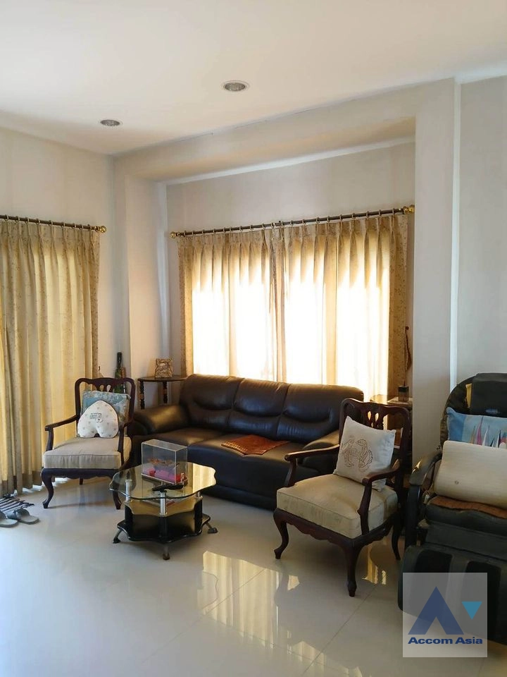  4 Bedrooms  House For Sale in Samutprakan, Samutprakan  (AA42089)