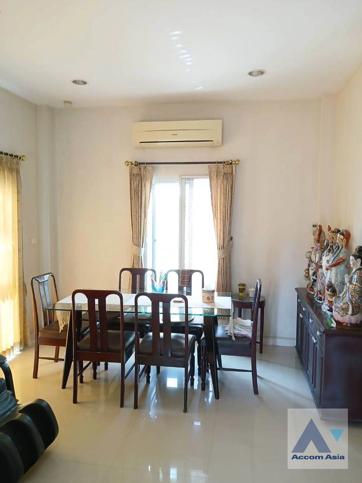  4 Bedrooms  House For Sale in Samutprakan, Samutprakan  (AA42089)