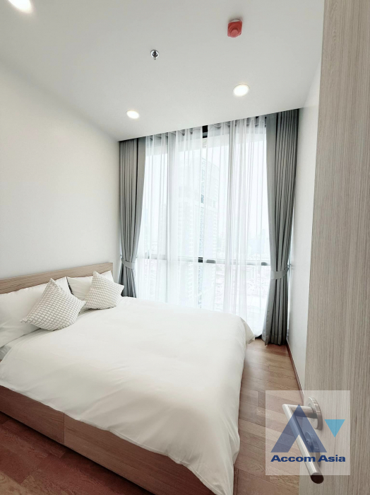  1 Bedroom  Condominium For Rent in Ploenchit, Bangkok  near BTS Ratchathewi (AA42090)