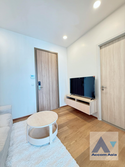  1 Bedroom  Condominium For Rent in Ploenchit, Bangkok  near BTS Ratchathewi (AA42090)