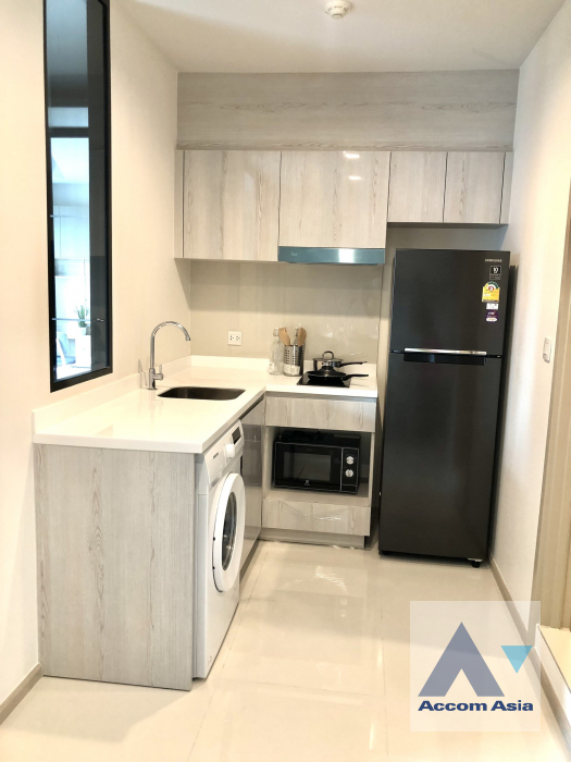 Fully Furnished |  1 Bedroom  Condominium For Rent in Ploenchit, Bangkok  near BTS Ploenchit (AA42095)