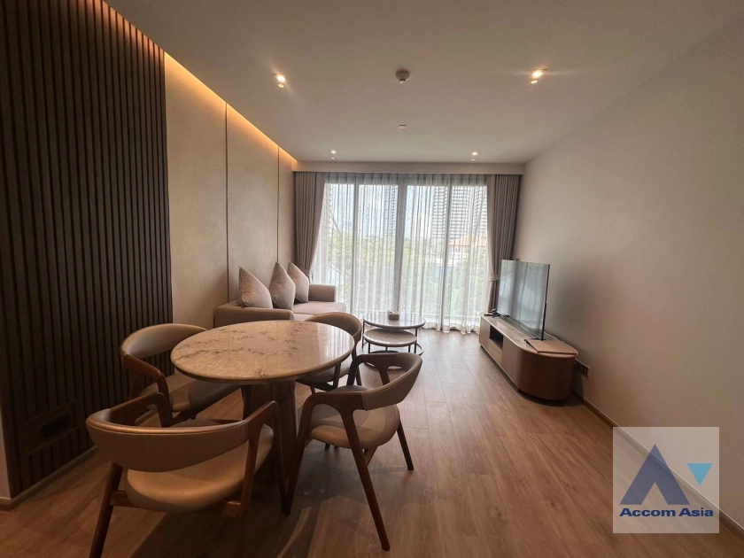  2 Bedrooms  Apartment For Rent in Sukhumvit, Bangkok  near BTS Phrom Phong (AA42097)