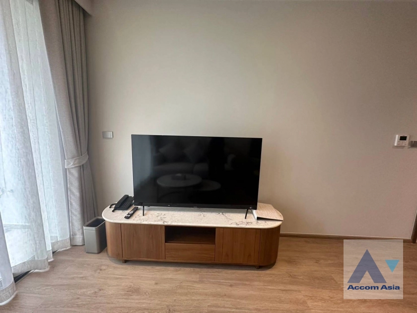  2 Bedrooms  Apartment For Rent in Sukhumvit, Bangkok  near BTS Phrom Phong (AA42097)