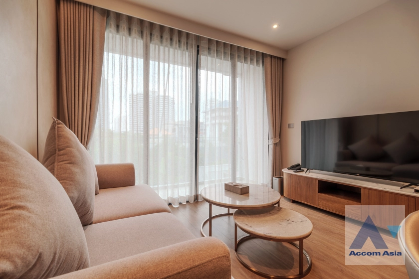  2 Bedrooms  Apartment For Rent in Sukhumvit, Bangkok  near BTS Phrom Phong (AA42097)