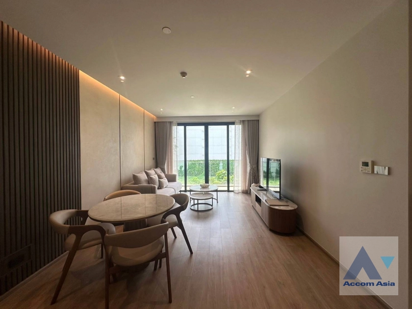  3 Bedrooms  Apartment For Rent in Sukhumvit, Bangkok  near BTS Phrom Phong (AA42098)