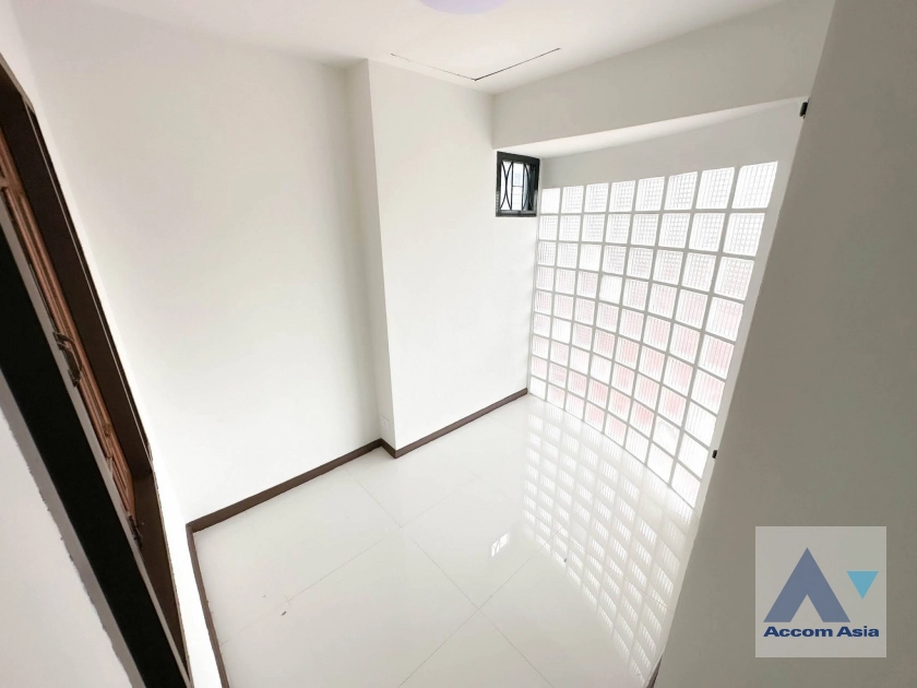 9  3 br Townhouse For Rent in Sukhumvit ,Bangkok BTS Udomsuk at Home Avenue AA42104