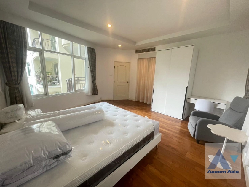 Fully Furnished |  3 Bedrooms  Condominium For Rent in Sathorn, Bangkok  near MRT Lumphini (AA42105)