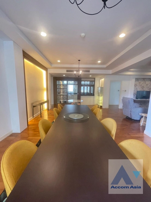 Fully Furnished |  3 Bedrooms  Condominium For Rent in Sathorn, Bangkok  near MRT Lumphini (AA42105)